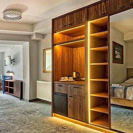 Hotel Joseph Conrad & Wellness 2*