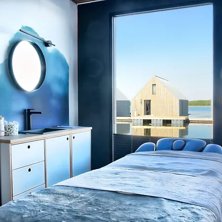 Joseph Conrad Hotel 2*